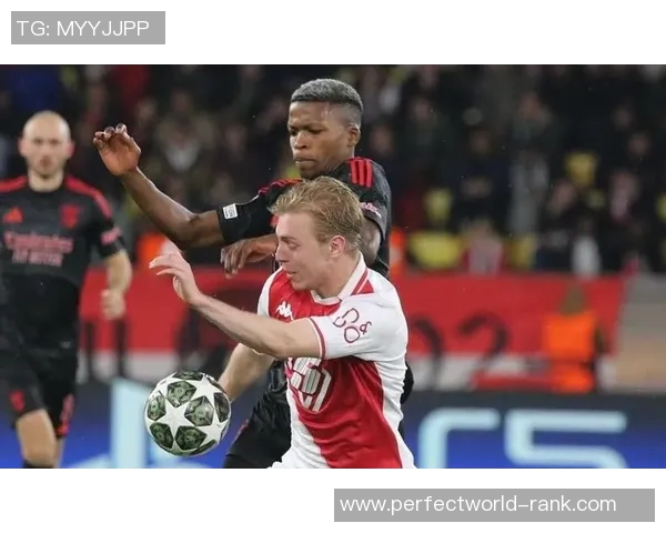 意甲激战AC米兰绝杀拜仁引发争议判罚全场沸腾