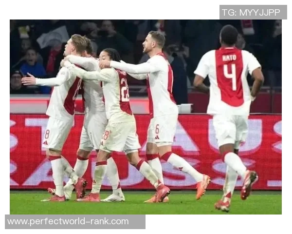 欧联杯激战那不勒斯3-0巴萨引发争议判罚全场沸腾