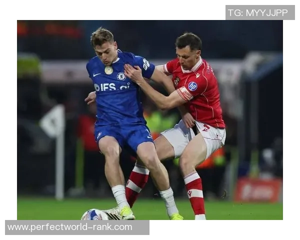 足总杯激战巴黎圣日耳曼与巴萨战成平局乌龙球引发全场狂欢